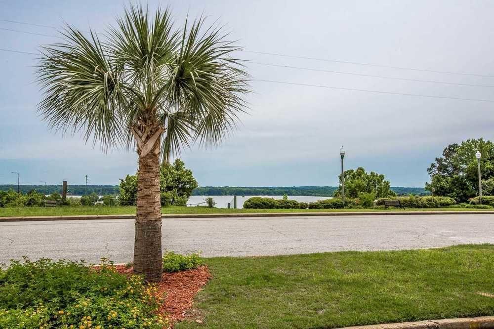 Quality Inn & Suites Near Lake Eufaula Exterior foto